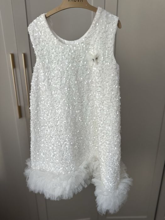 Продам дизайнерское платье на 5-7 лет