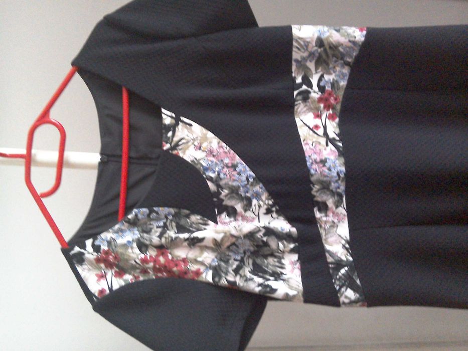 Rochie elegantă, midi, tip creion cu mâneci scurte