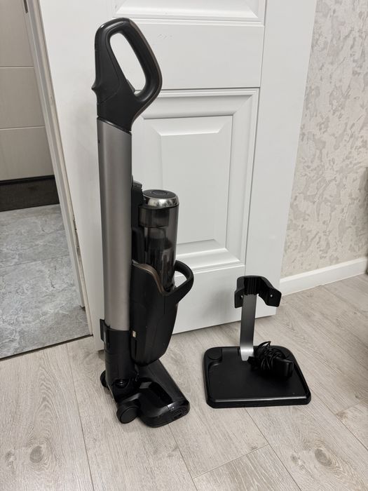 Вертикальный пылесос bork