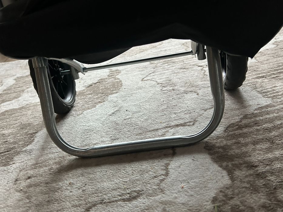 cărucior de cumpărături cu roți