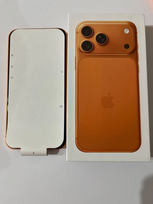 Iphone 17 pro в корпусе xr