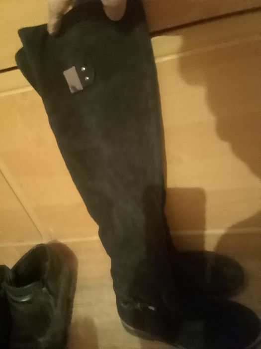 Аяқ киімдер сатылады. Продаёться.