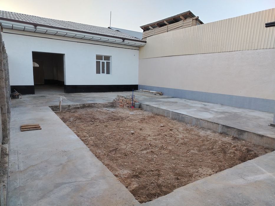 Ховли сотилади Околтинда Муканна кучаси 3,5 сутих