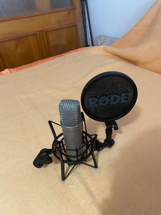 микрофон Rode NT1-A