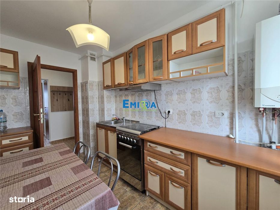 Inchiriere apartament spatios cu 3 camere decomandate. Zona Republicii