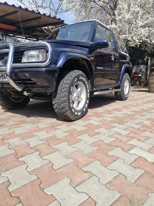 Suzuki Vitara.  1,6 16 valve
