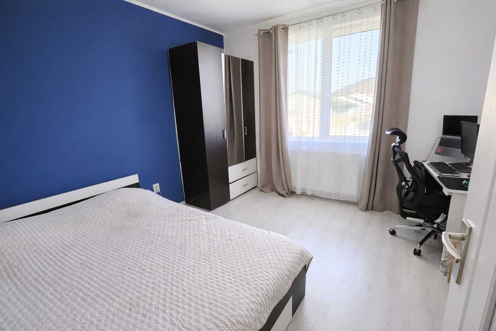 PF vând apartament 3 camere, 59 mp + terasă 8 mp, 2 parcări, mobilat/u