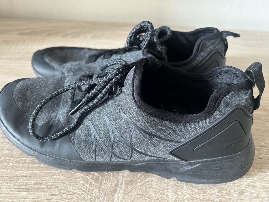 Продам ботиночки и кроссовки