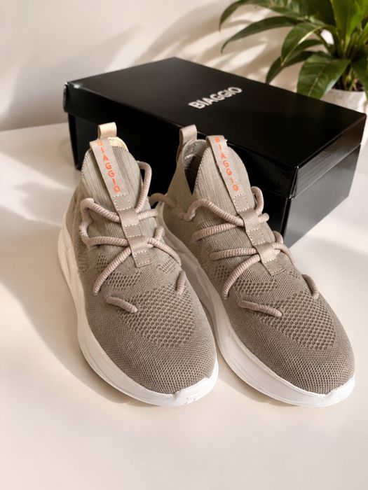 Vand sneakersi Biaggio noi in cutie
