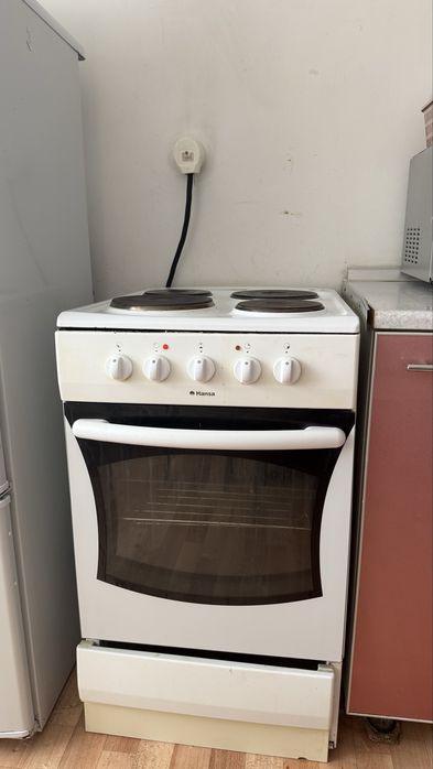 Плита Hansa в рабочем состоянии