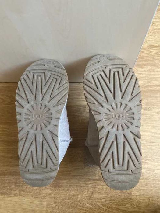 Ghete UGG mărimea 39