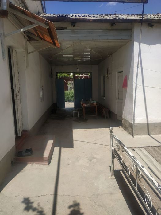 Уй сотилади (шахар марказидан)