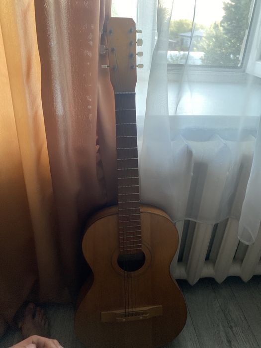 Продам гитару 7струнную