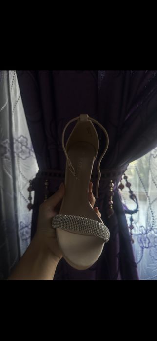 Sandale superbe nude