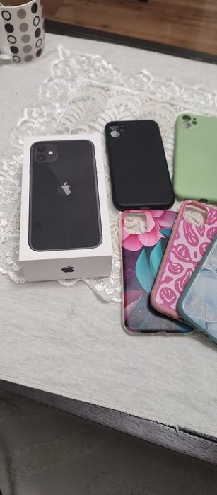 Продавам IPhone 11