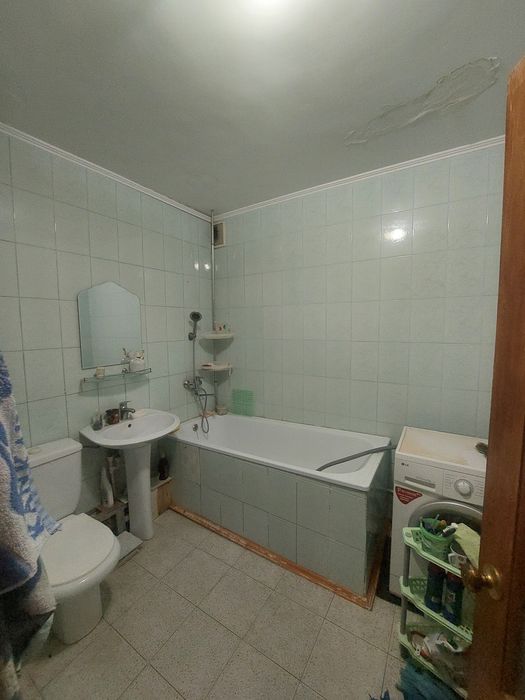 Продается двухкомнатная квартира.