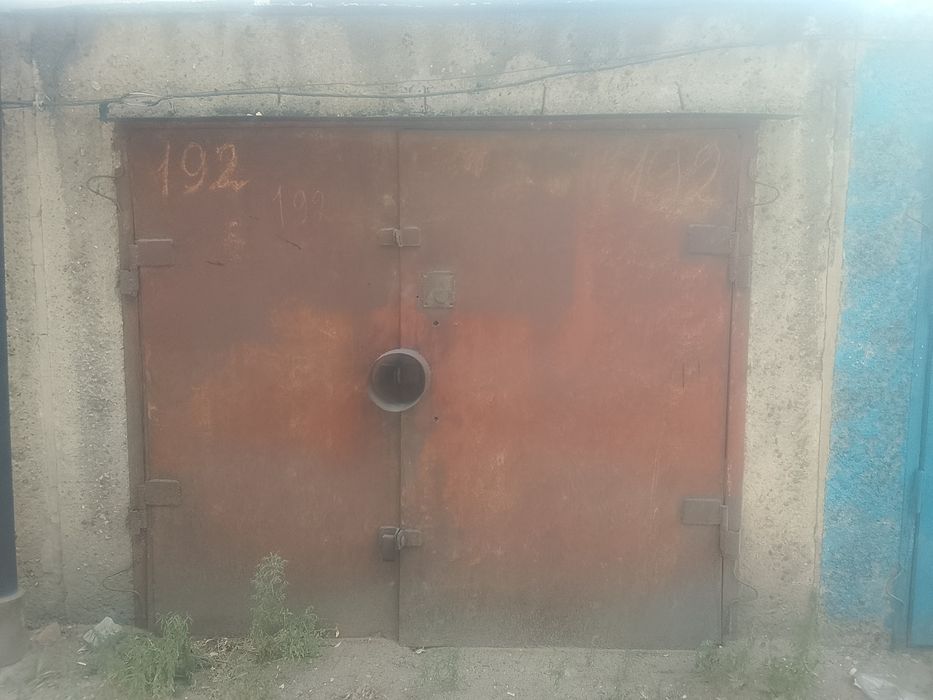 Продам гараж в кооперативе Лада, 18м.
