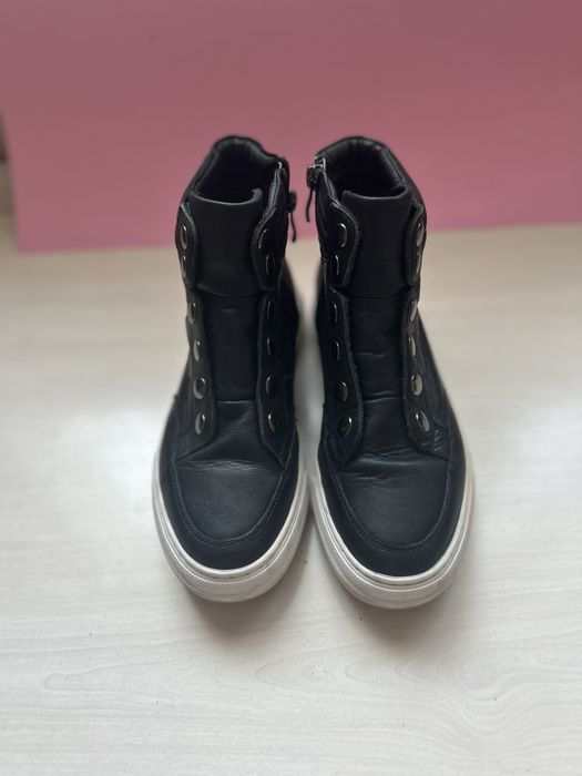 Високи кецове от естествена кожа