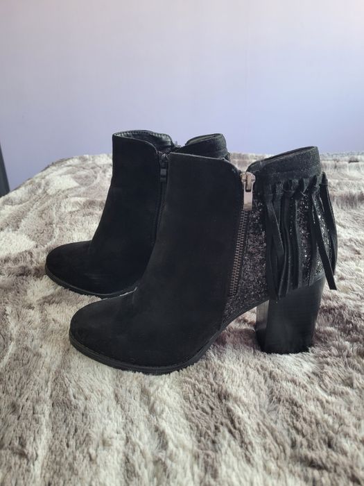 Botine negre cu toc gros