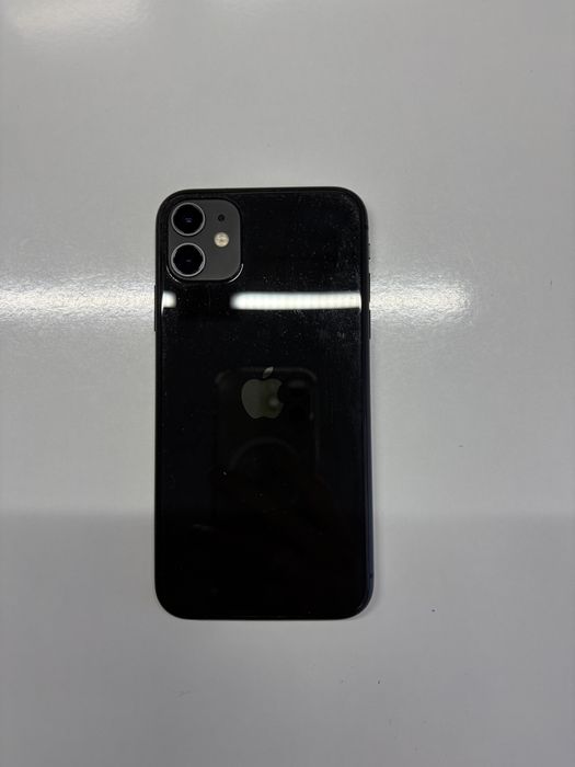 Se VINDE UREGNT iphone 11 intact