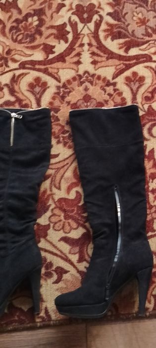 Продам женские сапоги