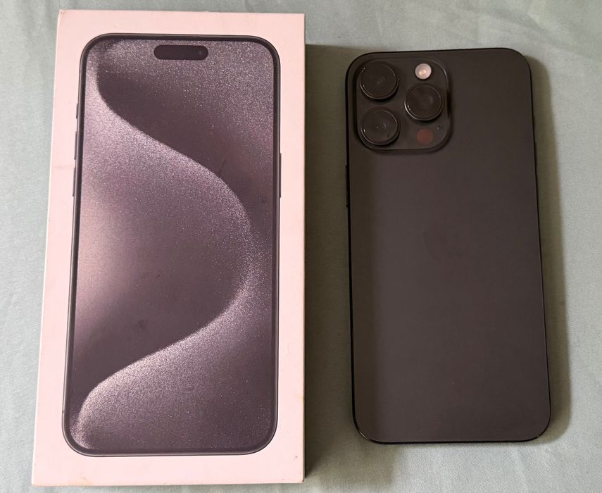 iPhone 15 Pro Max (Black)
