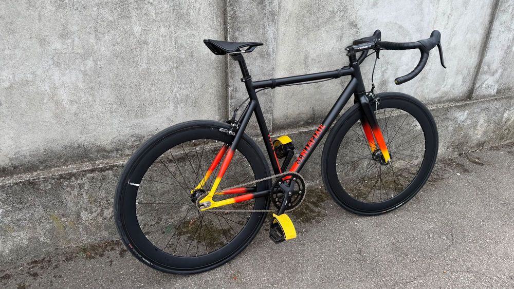 Santafixie Raval Black Sunset mărimea 55 cm – Ghidon dropbar, manete SRAM, Ynot Straps inclus
