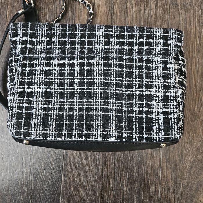 Geanta Guess impecabila