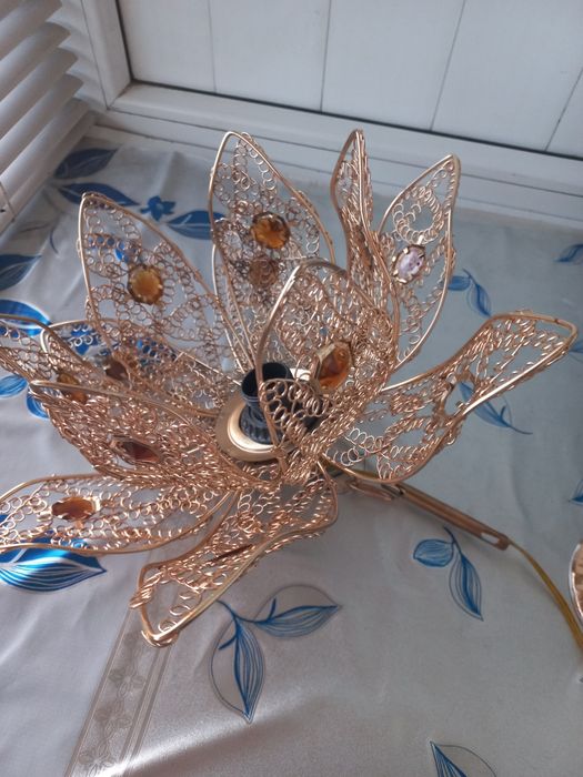 Продам люстру в хорошем состоянии