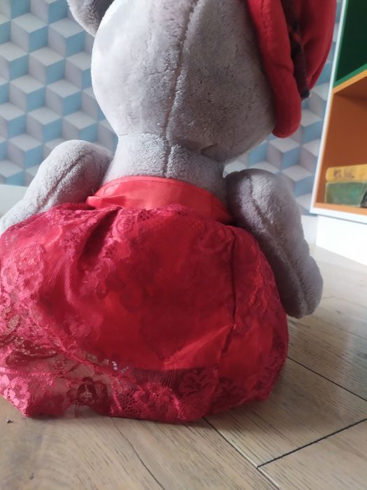 Мягкий плюшевый мишка