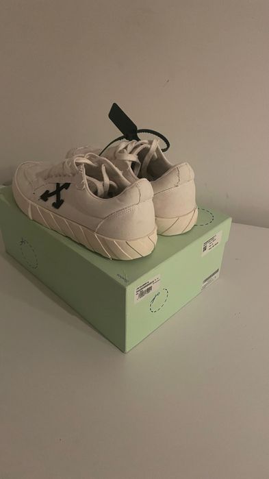 OFF-WHITE Vulcanized Low 43