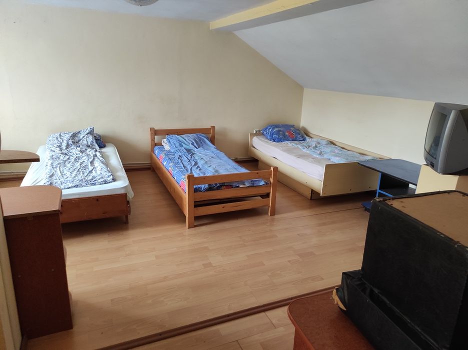 Casă de inchiriat  4-20 de locuri!