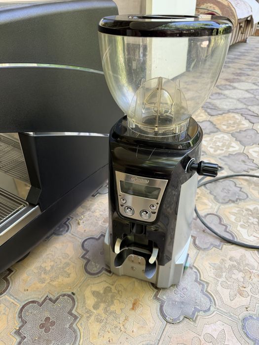 Nuovo Simonelle Appia 2 + kofe molka + muz apparat