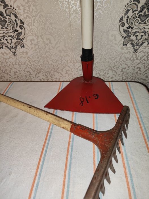 Мотыга и грабли б/у