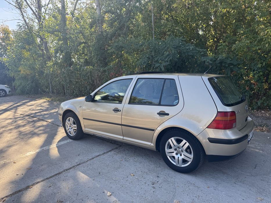 Volkswagen Golf 2001 benzină, 1.186 € — imagine 2