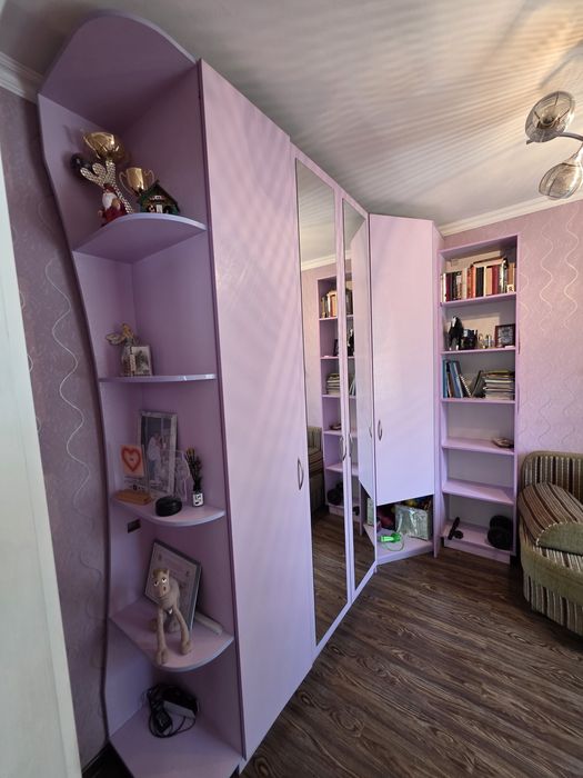 Продам хороший спальный гарнитура