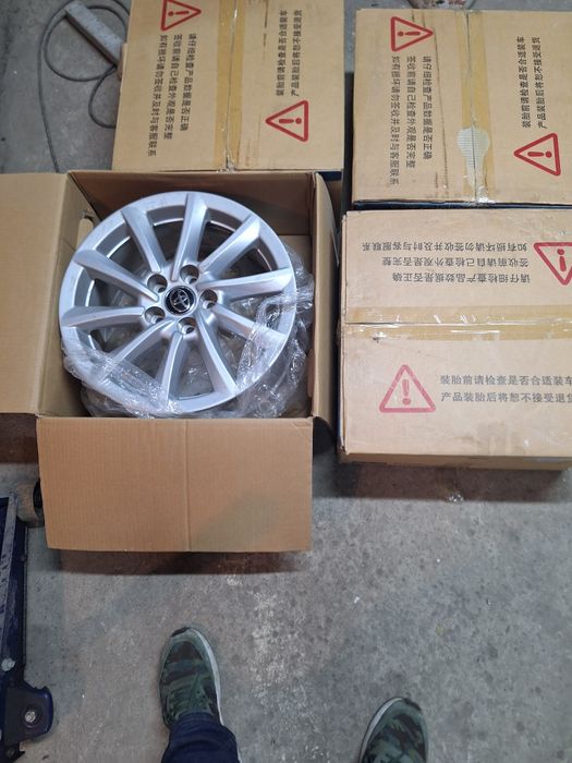 Колеса в сборе тойота  камри