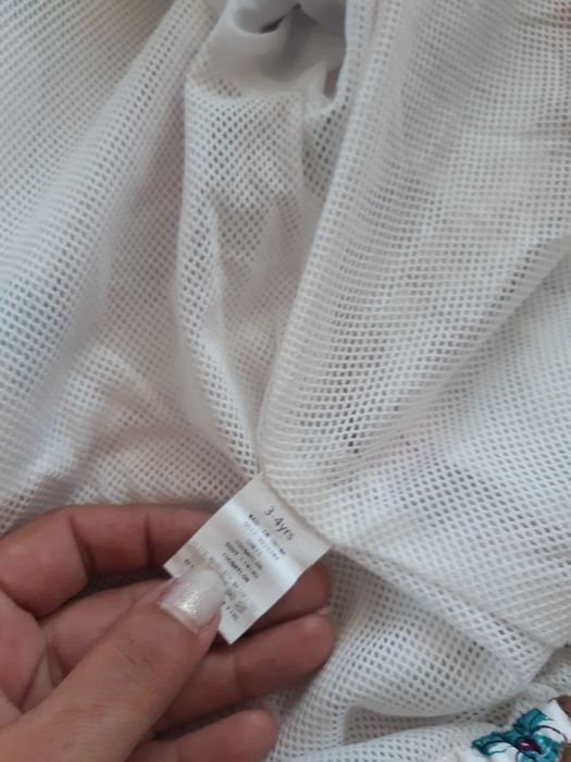 Продавам детски якета ветровка и горница с лека вата