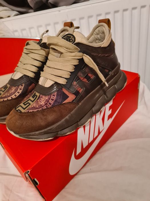 Versace chain reaction