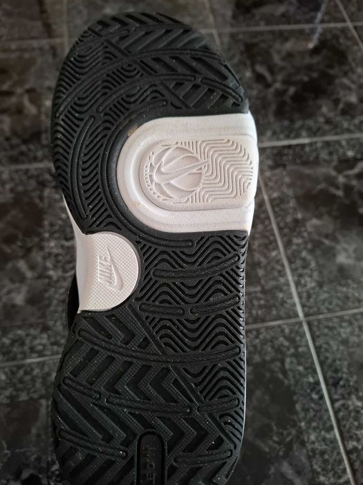 Nike Team Hustle D 11