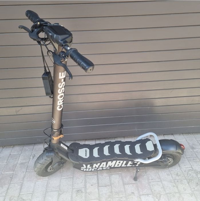 Amanet F28: Trotineta electrica Ducati Scrambler Cross-E