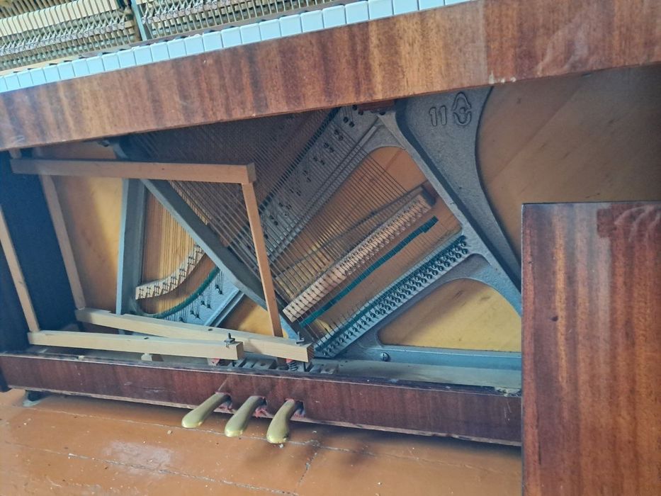 Belarus markali pianino sotiladi