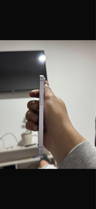Iphone 14 perple