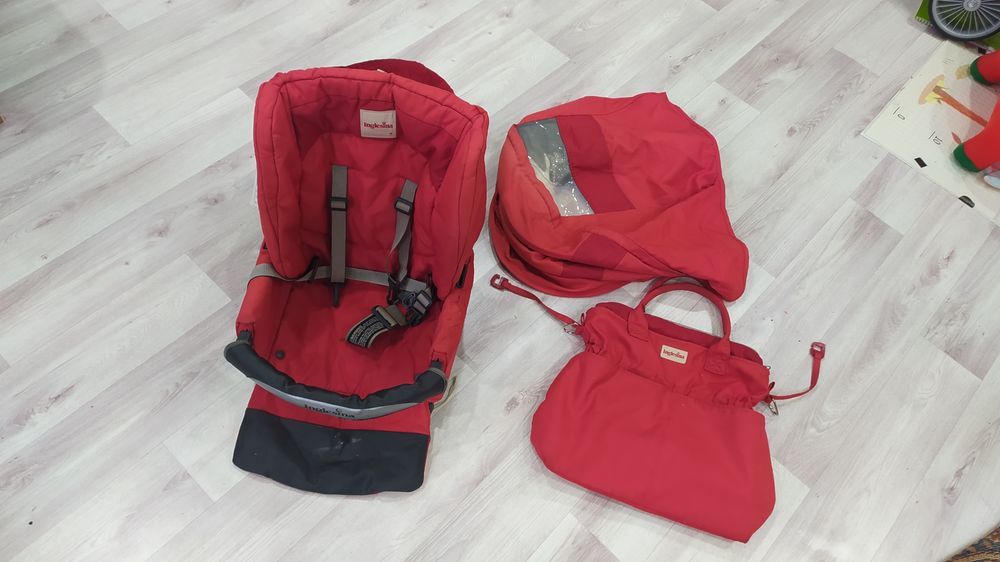 Коляска три в одном