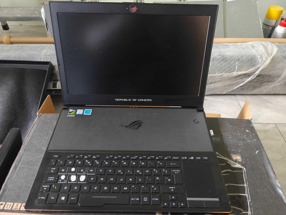 Топ състояние! Геймърски ASUS ROG Zephyrus GX501V | i7 | GTX 1080ti max-q | 1TB SSD