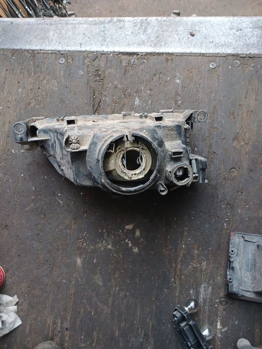 Фара Пежо 307 в оригинале