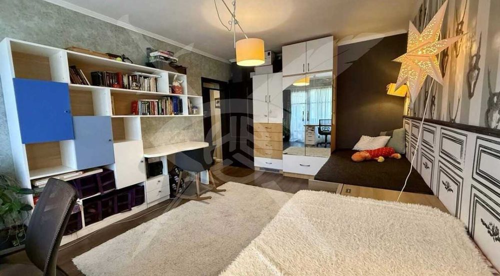 Продава се Тристаен апартамент в Бургас, Славейков - 60 кв.м за 2500 €/кв.м - Снимка #2