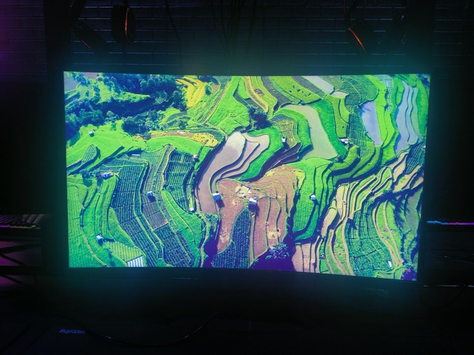 Monitor Bonzer 180Hz curved fullHD