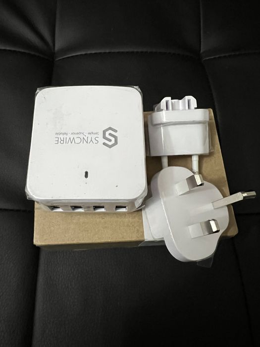 Зарядно 4 port usb charger adaptor .Ново