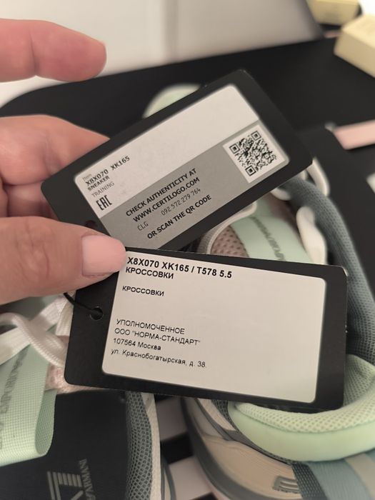 ARMANI новые кроссовки , 38 размер.